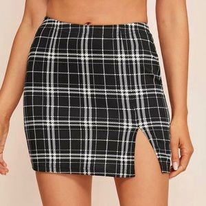 BRAND NEW PLAID MINI SKIRT